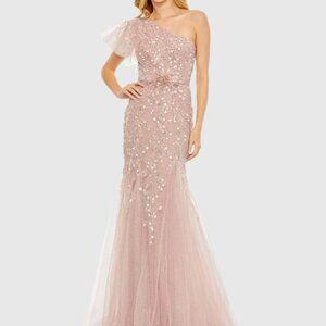 Mac Duggal Tulle fabric Fully lined One shoulder Beaded ruffle